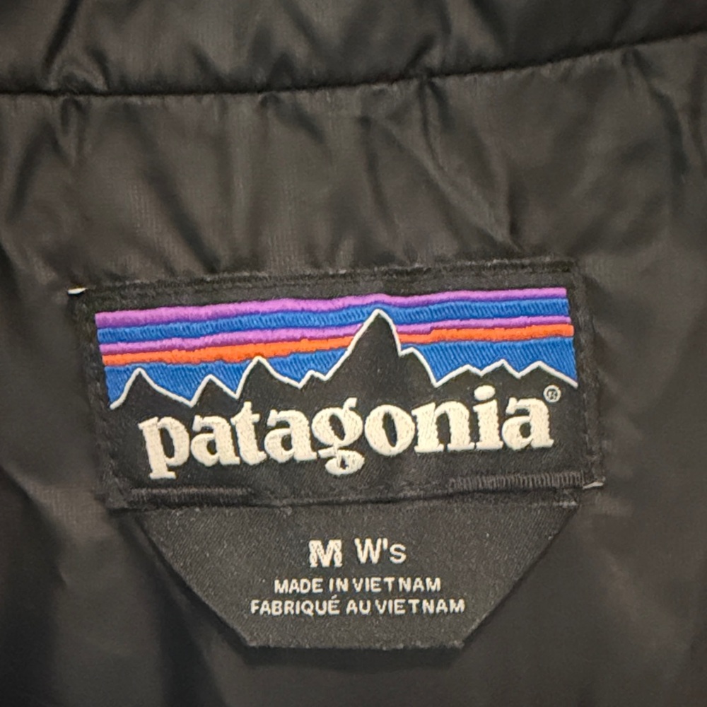 Patagonia Women’s Black Nanopuff Jacket - Picture 4 of 10
